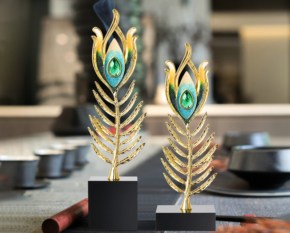 American-style Light Luxury Peacock Feather Creative Ornament Modern Model Home Home Decor Item na may Enamel Craftsmanship.